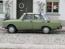 MOSKVICH 2140 Limousine, gesehen in der Hansestadt Wismar, 07.03.2010