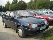 Limousine Lada 1500 I BALTIC GL, gesehen am Gasthof  Louisenhof  an der B 105, Hanstorf 26.09.2009