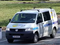 Hurtig eilt der Malermeister schon zur n�chsten Bauselle;100323