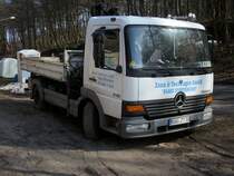 Mercedes-Kipper am 21.Mrz 2010 in Bergen/Rgen.