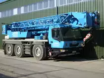 GROVE-Autokran im Industriegel�nde von Bergen/R�gen am 23.M�rz 2010.