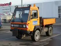 Multicar am 24.M�rz 2010 auf dem Parkplatz vor einem Baumarkt in Bergen/R�gen.