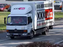 ATEGO818, XXXLUTZ Montageservice mit Deutschem Kennzeichen tourt durch den Bezirk Ried i.I.;100323