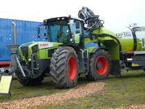 Claas Xerion 3300 steht in der Landmaschinenausstellung der Gebrder Herrlich in Hofbieber-Langenbieber anl. des 50-jhrigen Firmenjubilums am 20.03.2010 