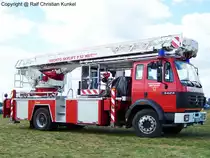 Mercedes-Benz 1424 mit Bronto Skylift F 32 MDT 2000 Teleskopmast der Feuerwehr L�bben, Baujahr 1998, Ziegler - fotografiert zum 2. Oldtimer-Treffen in L�bben OT Neuendorf/ Landkreis Dahme-Spreewald - Copyright @ Ralf Christian Kunkel