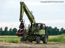 Fortschritt T 174-2 - DER DDR-Bagger aus Weimar, in der Version mit Absttzung und einer Tragfhigkeit von 2,5 Tonnen - fotografiert am 14.06.2009 im Landkreis Dahme Spreewald - Copyright @ Ralf Christian Kunkel