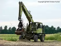 Fortschritt T 174-2 - DER DDR-Bagger aus Weimar, in der Version mit Abst�tzung und einer Tragf�higkeit von 2,5 Tonnen - fotografiert am 14.06.2009 im Landkreis Dahme Spreewald - Copyright @ Ralf Christian Kunkel