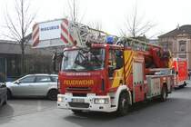 Feuerwehr Recklinghausen
DLK
RE RE 6033
IVECO Magirus 160E30
Aufgenommen am HBF Recklinghausen, 24.3.2010.