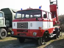Drehleiterwagen W 50 L -Feuerwehr-, beim 6. gro�e TATRA-Treffen Seehausen/Altmark 20.09.2009