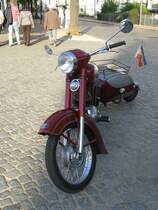 Motorrad JAWA 125 mit Hnger, gesehen in der Landeshauptstadt Schwerin 27.09.2009
