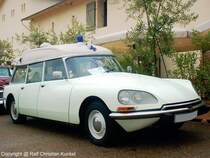 Citroen ID Ambulanz - franzsischer Krankenwagen - fotografiert am 26.09.2004 zur Oldtimer Gala in Bornstedt - Copyright @ Ralf Christian Kunkel