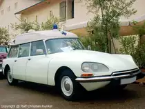 Citroen ID Ambulanz - franz�sischer Krankenwagen - fotografiert am 26.09.2004 zur Oldtimer Gala in Bornstedt - Copyright @ Ralf Christian Kunkel