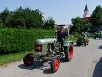 Ein HATZ aus dem benachbartem Bayern nimmt bei der Oldtimerrundfahrt in Reichersberg teil; 090809