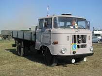 Pritschenwagen W 50 als Fahrschulwagen beim 6. groe TATRA-Treffen Seehausen/Altmark 20.09.2009
