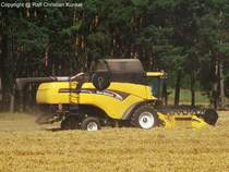 New Holland CX 860 - Mhdrescher - fotografiert am 28.07.2008 im Land Brandenburg - Copyright @ Ralf Christian Kunkel