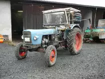 Eicher K�nigstiger steht in der Landmaschinenausstellung der Gebr�der Herrlich in Hofbieber-Langenbieber anl. des 50-j�hrigen Firmenjubil�ums am 20.03.2010