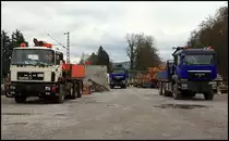 MAN 26.322 und die beiden  neuen  MAN TGS 33.480L beim Kranunternehmen in Hohenlimburg. (28.03.2010)