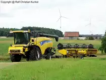 New Holland CX 860 - M�hdrescher - fotografiert am 28.07.2008 im Land Brandenburg - Copyright @ Ralf Christian Kunkel