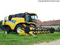 New Holland CX 860 - Mhdrescher - fotografiert am 28.07.2008 im Land Brandenburg - Copyright @ Ralf Christian Kunkel