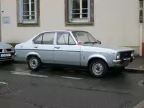 Ford Escort parkt im Stadtgebiet von Stra�bourg/Frankreich im M�rz 2010
