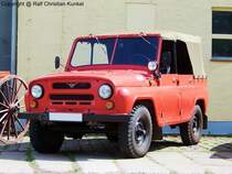 UAZ 469 B - russischer Gelndewagen 4x4, Hersteller: Automobilwerk Uljanowsk /Russland - technische Daten: 4-Zylinder-Viertakt-Ottomotor, Hubraum 2.443 cm, 53 kW bei 4.000 U/min, Leergewicht, 1.490 kg, Vmax 100 km/h - Hersteller VEB Automobilwerke Eisenach (AWE), IFA - fotografiert am 25.07.2009 zum Museumfest am Blaulichtmuseum in Beuster - Copyright @ Ralf Christian Kunkel