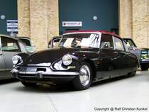 Citroen DS 19 (Kiemen-Modell) - Baujahr 1961, Frankreich - fotografiert im Meilenwerk Berlin am 09.11.2009 - Copyright @ Ralf Christian Kunkel