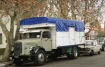 Januar 2002: In Argentinien ist das Paradis fr LKW-Oldtimerfans.
Was da noch normal auf den Strassen rumfhrt kennt man in Europa nur noch aus Indiana-Jones-Filmen.