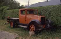 Januar 2002: Calafate/Argentina Patagonien, alter LKW irgendwo am Strassenrand