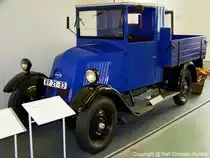 Ph�nomen 4 RL Pritschenwagen - Baujahr 1927, Hersteller: Ph�nomen-Werke Gustav Hiller AG, Zittau, Deutschland - aufgebaut wurde dieser Ph�nomen vorerst als Kastenwagen f�r die Reichspost und wurde nach 1945 zu einem Pritschenwagen umgebaut. 1993/94 wurde das Fahrzeug durch die ABS Robur Zittau restauriert. Bei dem ausgestellten Fahrzeug handelt es sich um eine Schenkung der Robur-Fahrzeug-Engineering GmbH Zittau an das Verkehrsmuseum - techn. Daten: luftgek�hlter 4-Zylinder-Viertakt-Motor, Hubraum 1.548 cm�, Leistung 11,8 kW (16 PS) bei 2.200 U/min, Radstand 2.800 mm, L x B x H: 4.250 x 1.720 x 1.950 mm, Fahrgestell-Gewicht: 635 kg, Fahrgestell-Tragf�higkeit: 1.250 kg, Vmax. 45 km/h - fotografiert am 08.05.2008 im Verkehrsmuseum Dresden - Copyright @ Ralf Christian Kunkel