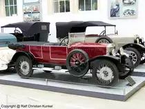 Simson Supra SO 8/40 PS - Baujahr 1925, Hersteller Simson & Co., Abtlg. Automobilfabrik Suhl/ Th�ringen, Deutschland - Konstrukteur Oberingenieur Paul Henze (Gr�nder der Imperia-Werke in Belgien) - von diesem Simson-Typ wurden ca. 750 Exemplare gebaut - Die Automobilproduktion unter Simson endete 1935 durch die Enteignung des Unternehmens. - Die S- und SO-Typen galten als Hochleistungs-Sportwagen. - techn. Daten des ausgestellten Fahrzeugs: fl�ssigkeitsgek�hlter 4-Zylinder-Viertakt-Ottomotor, Hubraum 1.950 cm�, Leistung 29,5 kW (40 PS) bei 2.500 U/min, Kraft�bertragung mittels Einscheiben-Trockenkupplung, 4+1-Gang-Getriebe und Kardanwelle auf Hinterachsdifferential, L x B x H: 4.200 x 1.660 x 1.550 mm, die Karosserie bestand aus einer Holzkonstruktion und war mit Blech beplankt, Vmax. 110 km/h - fotografiert am 08.05.2008 im Verkehrsmuseum Dresden - Copyright @ Ralf Christian Kunkel