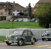 Oldtimer in Blonay. Leider weiss ich nicht genau welches Modell! Kann mir jemand weiterhelfen? 11.10.2010