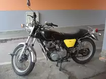 Yamaha SR 500,
von 1978-1999 gebautes Motorad der japan.Firma,
luftgek�hlter 1-Zyl.4-Takt-Motor mit 500ccm und 27PS,
April 2010 