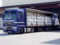 MAN_TGX18.440 wird mit BIG-BAG beladen;100319