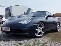 Porsche911-Carrera4 ist anl�sslich einer Kasperltheaterauff�hrung am Messegel�nde in Ried i.i. vorgefahren;100403