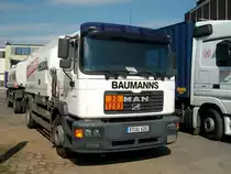 Auch in der Hauptstadt wird Heiz�l gebraucht so stande dieser MAN-Tankwagen am 03.April 2010 in Berlin Westhafen.