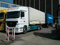 Mercedes-H�ngerzug am 03.April 2010 in Berlin Westhafen.