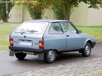 Oltcit Club 11 RL (in Westeuropa ab 1985 unter Oltcit Axel vertrieben) - Oltcit ein rumnisches Joint Venture Unternehmen der franzsischen Marke Citroen baute dieses Modell noch bis 1991 stellte den Export jedoch schon 1988 ein. - fotografiert am 05.09.2009 zum 11. Ostmobil Meeting Magdeburg (OMMMA 2009) - Copyright @ Ralf Christian Kunkel