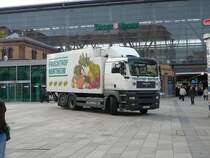 MAN als Khlfahrzeug vom FRUCHTHOF NORTHEIM unterwegs in Erfurt im April 2010