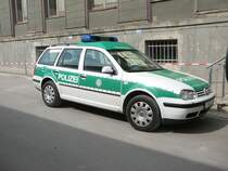 VW Golf Variant der Bundespolizei abgestellt vor der Bundespolizeiinspektion Erfurt im April 2010