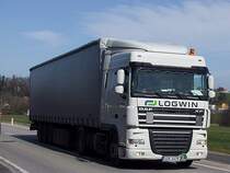 DAF-XF von LOGWIN ist auf sterreichs Straen auf linker Spur unterwegs;100326