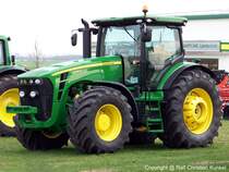 John Deere 8295 R - Traktor, Schlepper - fotografiert am 08.04.2010 im Land Brandenburg - Copyright @ Ralf Christian Kunkel 