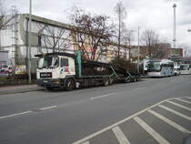 Ein Schrottreifer MAN. Da lag die Kardanwelle schon auf der Ladeflche 
am 21.03.10