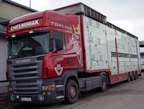 SCANIA_R580 steht abfahrtbereit vor den Stallungen des FIH in Ried i.I.;100411