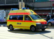 VW Rettungswagen unterwegs in Locarno am 05.04.2010