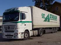 ACTROS1844 der Sped. Stadler steht vor einem Trkischen Lokal in Ried i.I.;100331