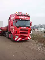 Ein Scania LKW bei der Pause am 13.04.10 mit Elch in der front.  