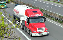 Iveco Strator 450  Monjean Transporte , A 61 bei Rheinbach 14.04.2010