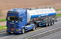 Scania R 620 Tankauflieger auf der A61 bei Rheinbach - 14.04.2010