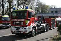 Feuerwehr Gladbeck
RE 6351
WLF
MAN TGA
Funk: 4/65/2
Aufgenommen bei der Feuerwehr Gladbeck Rentorf am 24.4.2010.