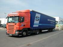 Dieser schne Scania-LKW traf ich am 26.April 2010 vor einem Baumarkt in Bergen/Rgen.